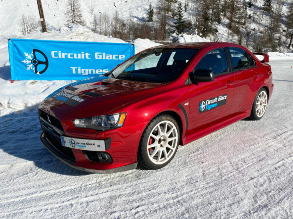 Mitsubishi Evo X de 300cv sur le Circuit Glace de Tignes